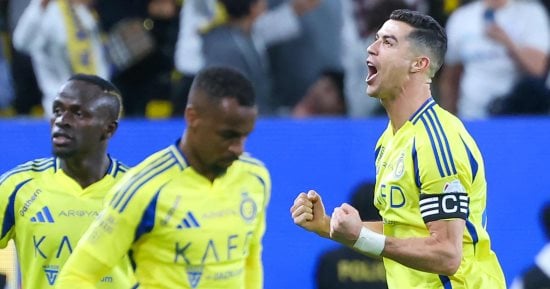 النصر ضد ضمك العالمي يتفوق بهدف رونالدو في الشوط الأول