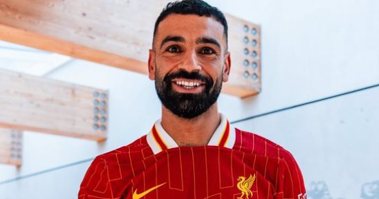 لماذا لم يقدم ليفربول عرضا رسميا لتجديد عقد محمد صلاح؟