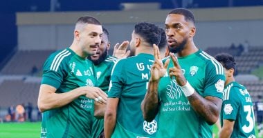 الأهلي يفوز على الشباب بثلاثية في الدوري السعودي